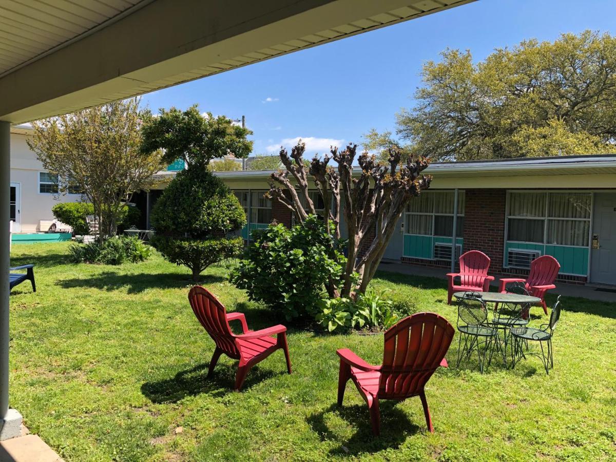 Bay Inn Hotel North Camellia Acres 外观 照片